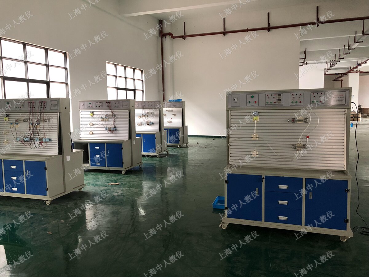 海南科技职业学院通明液压气动综合实训室(图1) 海南科技职业学院通明液压气动综合实训室(图1)